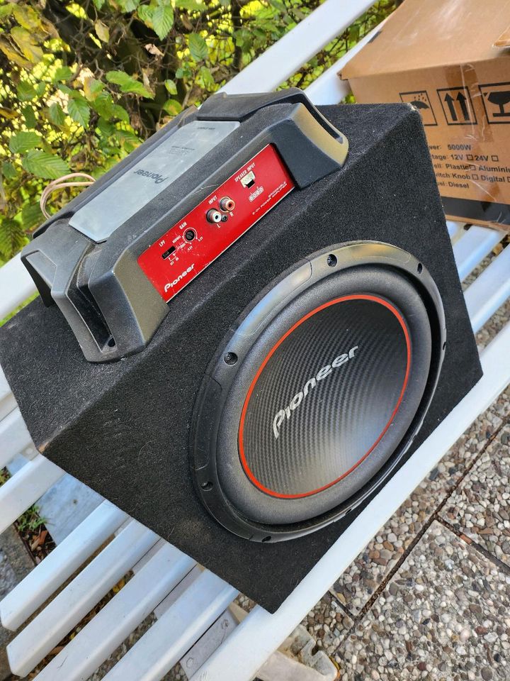 CAR BASS BOX 400W in Bad Endbach