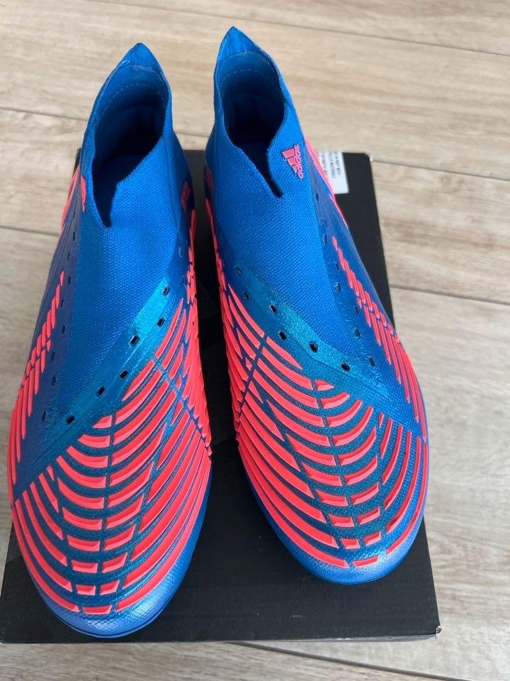 Adidas Predator EDGE 1 Fußballschuhe mit Metallstollen in Köln