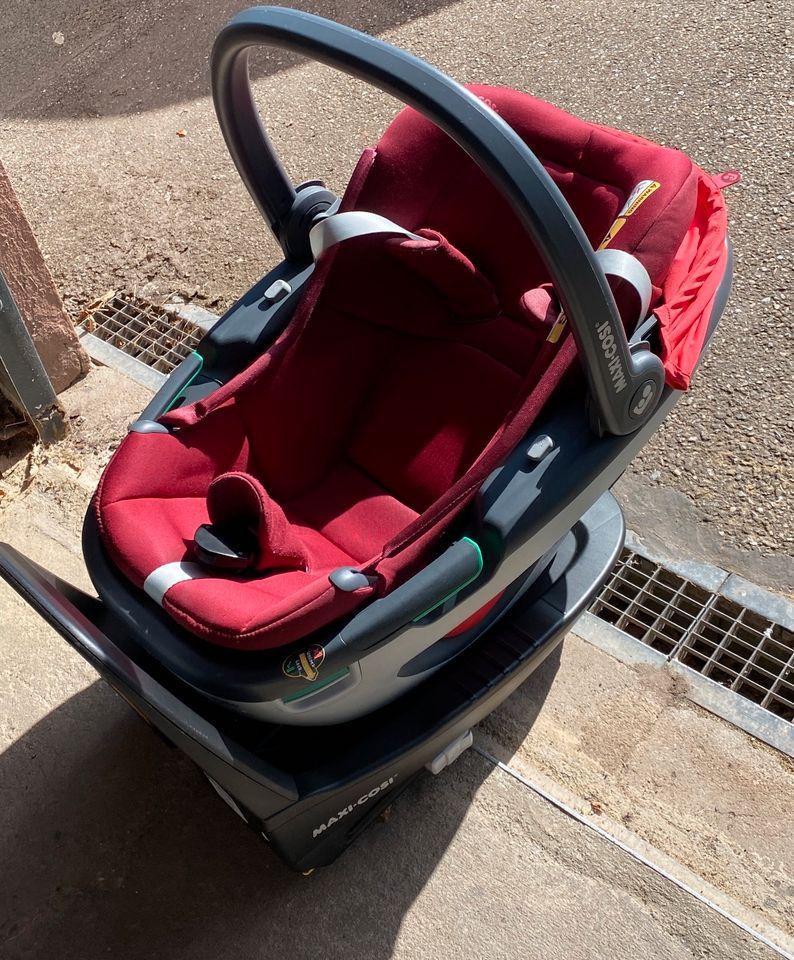 Maxi Cosi Coral mit Isofix Station in Freudenstadt