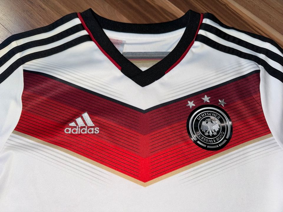 DFB Trikot & Shorts / T-Shirt von Adidas, Gr. 152 in Bexbach