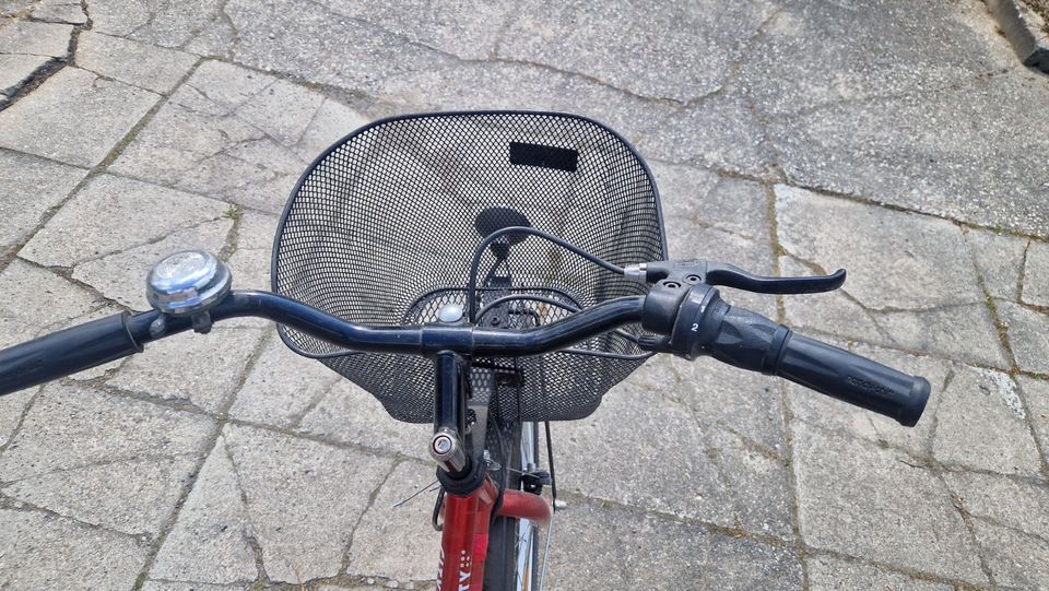 26" Zoll Fahrrad Damenfahrrad Rot in Taucha