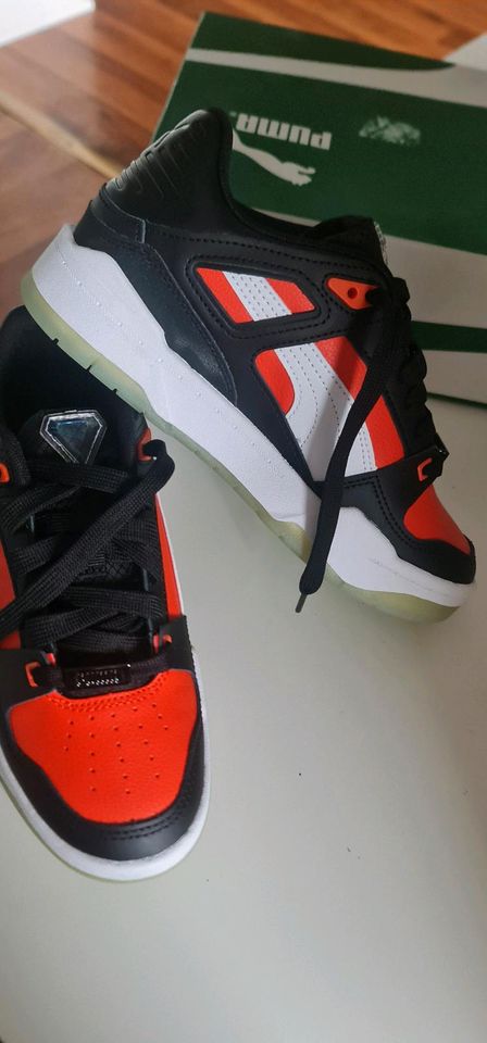 Neue mit Verpackung puma Kinder Schuhe gr 37 in Freiburg im Breisgau