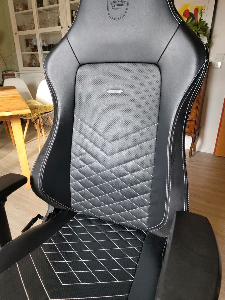 Bürostuhl Noblechairs HERO Gamingstuhl in Seelbach