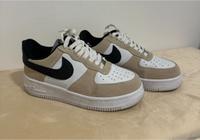 Customized Sneaker mit Schnürsenkel-Charm Thüringen - Arnstadt Vorschau