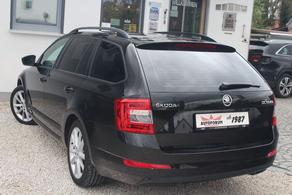 Skoda Octavia Combi Ambition~8fach~Scheckheft~PDC~SHZ~ in Königsbrunn