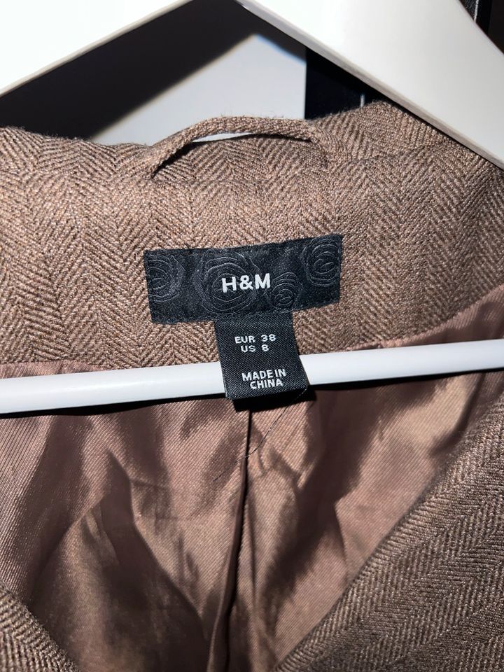 Brauner Blazer - Gr. 38 - H&M in Seevetal