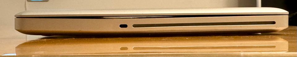 Apple MacBook Pro 15“ Mattes LCD // i7 // 128GB SSD // 4GB RAM in Frankfurt am Main