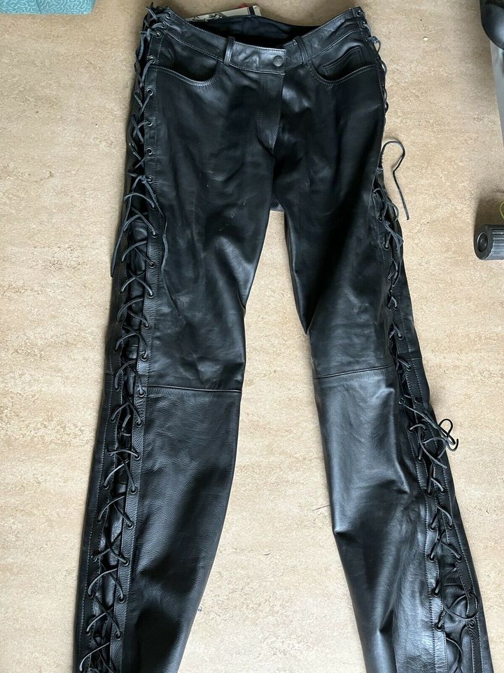 Damen Lederhose mit seitlicher Schnürung Gr. 42 in Hessen - Waldeck | eBay  Kleinanzeigen ist jetzt Kleinanzeigen