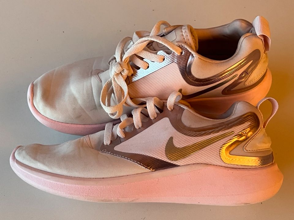 Nike Sneaker Gr. 36 in Wernau