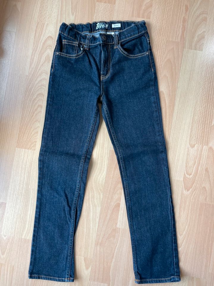 Jeans, dunkelblau, Größe 146, von Bgosh in Bovenden