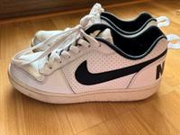 Nike Court borough Gr 40 Baden-Württemberg - Straubenhardt Vorschau