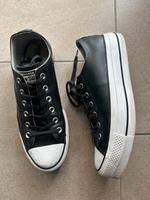 Converse Chucks Leder Plateau Sohle schwarz 41,5 Bayern - Oberding Vorschau