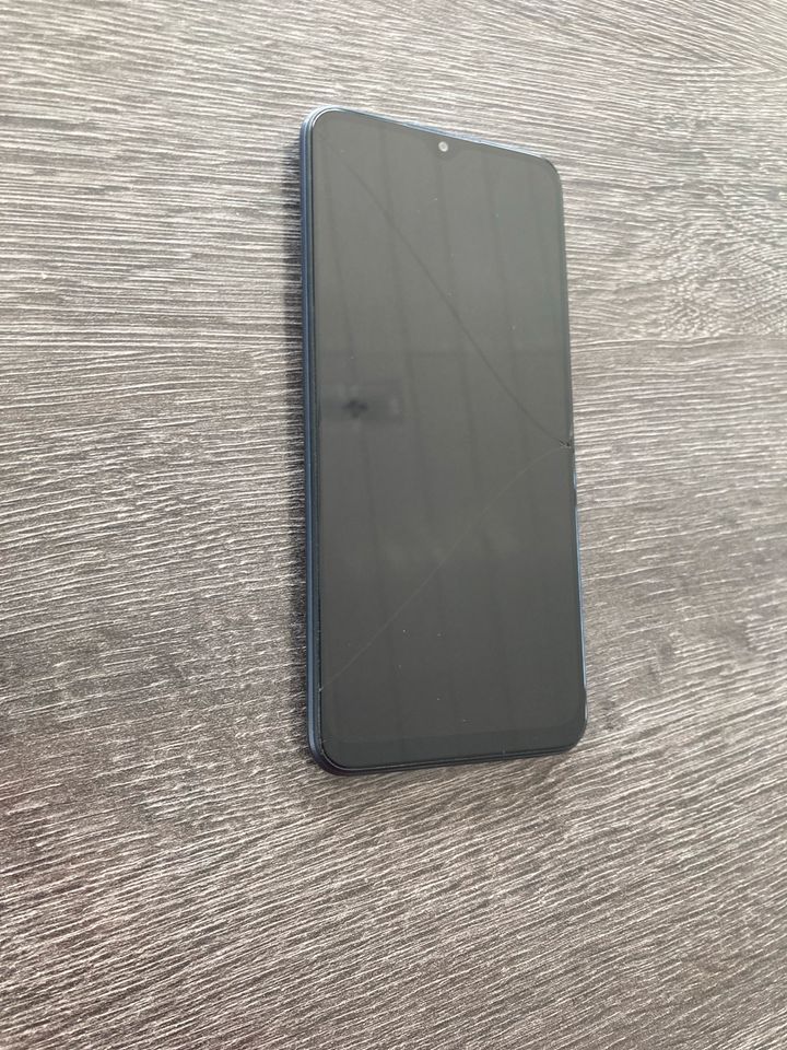 Xiaomi Redmi Note 9 mit Sprung in Gaildorf