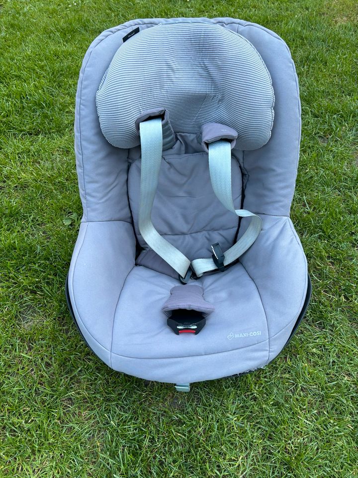 Maxi Cosi Pearl mit Isofixstation in Freiberg