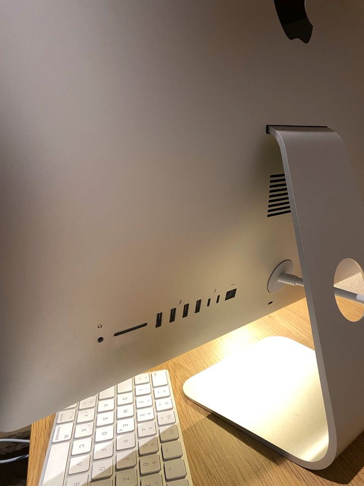 iMac Retina 4K, 21,5- Inch, 2017, Arbeitspeicher 8GB in Kulmbach