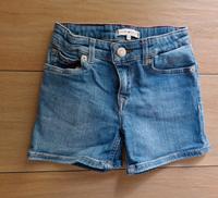 Gr 128 Tommy Hilfiger Jeans Shorts Nordrhein-Westfalen - Schwerte Vorschau