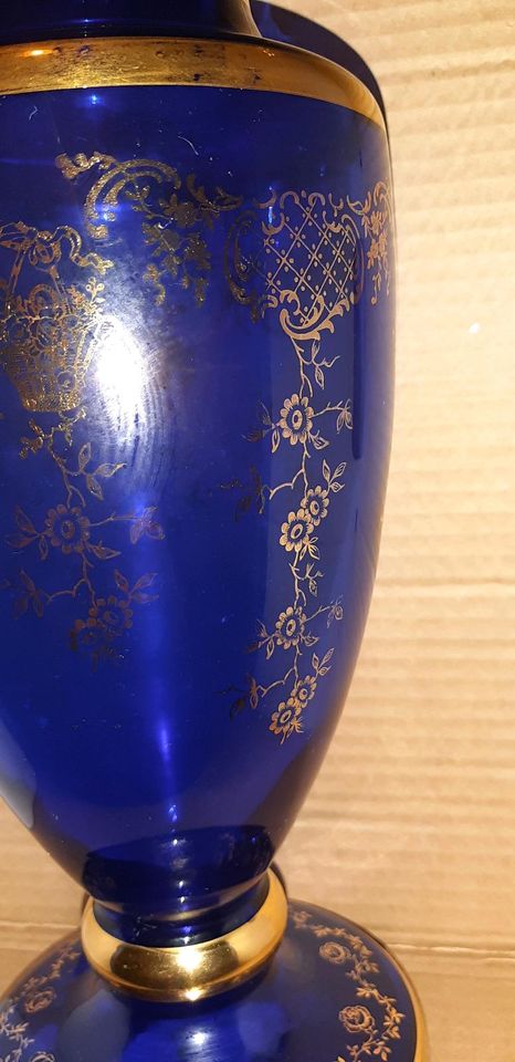 Vase aus geschliffenem kobaltblauem Böhmischem Glas 24karat Gold in Celle