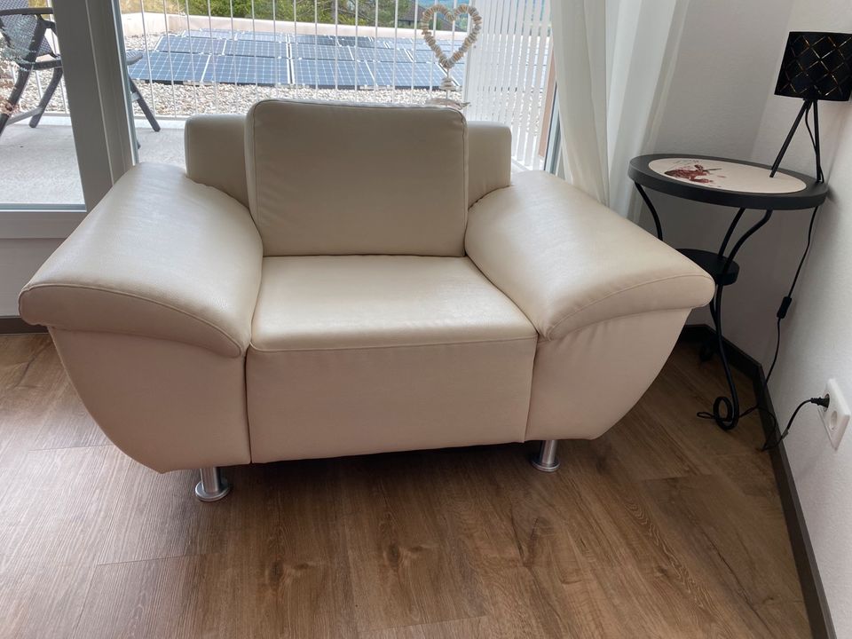 Sessel / WG Mini Couch :) beige Leder Optik in Lenzkirch