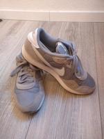 Nike Sneakers Gr. 39 hellgrau Chemnitz - Kaßberg Vorschau