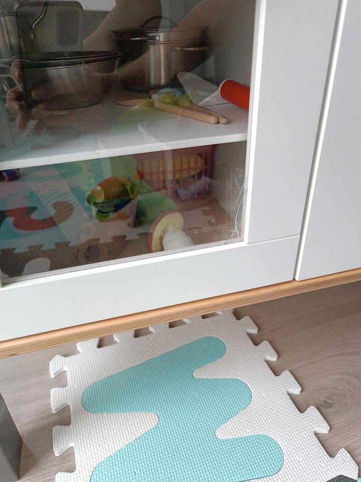 Kinderküche von Ikea mit viel Zubehör in Taunusstein