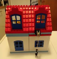 Lego Duplo · Haus mit Dachgauben · Stühle · Bett mit Baby etc. Hessen - Langen (Hessen) Vorschau