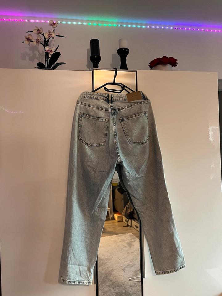 H&M Baggy Jeans Hose Größe 38 Hellblau/Blau 100% Baumwolle in Siegen