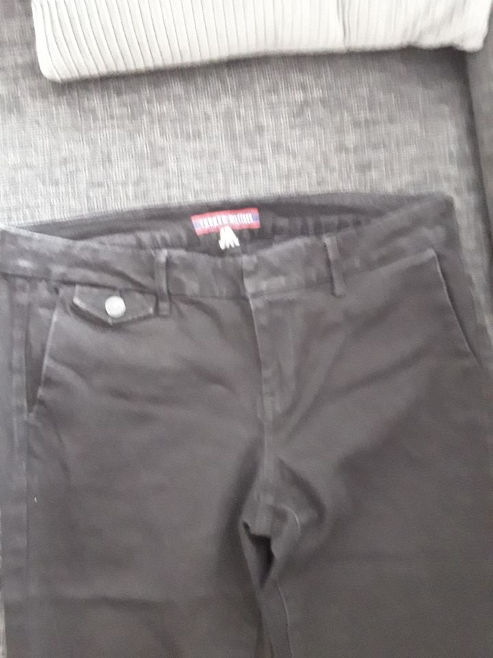 Tommy Hilfiger Jeans Gr. 40 fast neu in Kreuzau