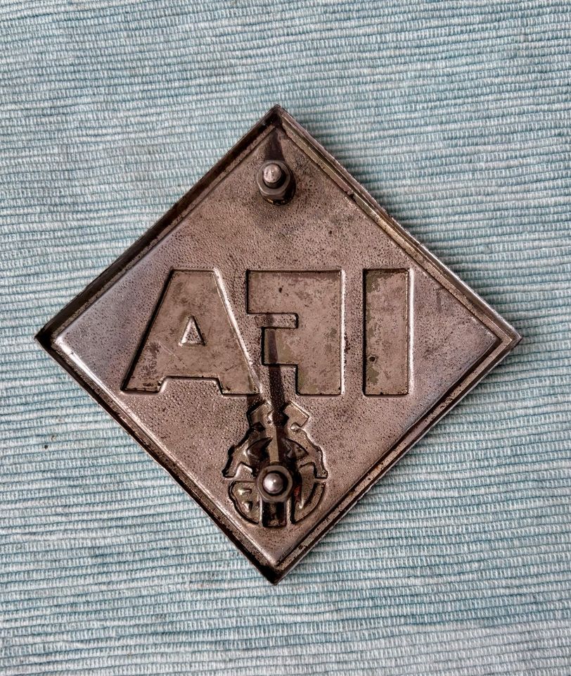 IFA F9 Emblem Typenzeichen original DDR in Mühlhausen