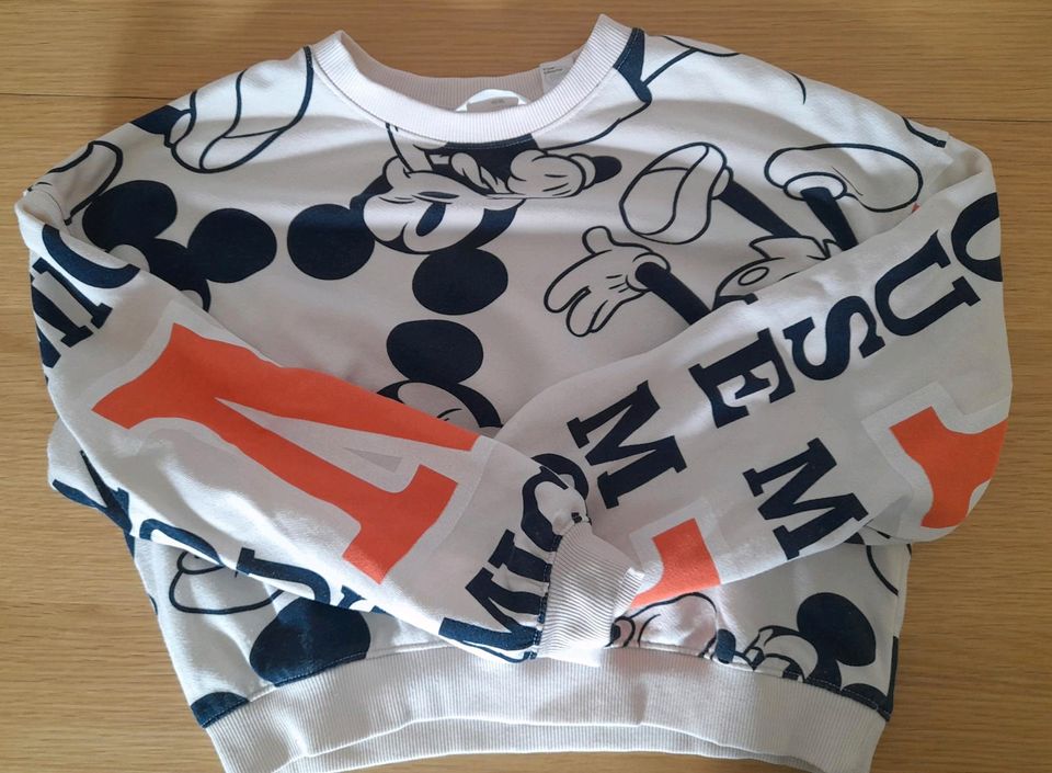 H&M Disney Pull.in Gr.134 in Wolmirstedt