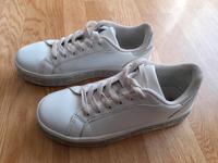 Weiße Damen Sneaker mit Glitzersteinen von Graceland Sachsen - Coswig Vorschau