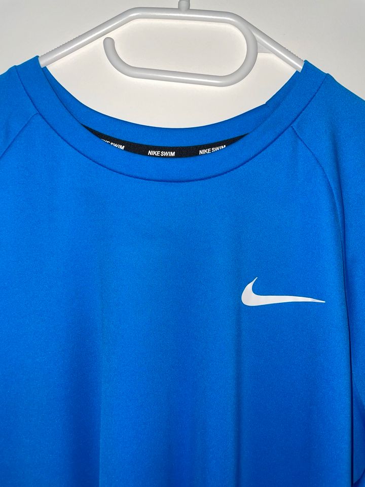 Nike Herren Oberteil in blau NEU mit Etikett in Andernach