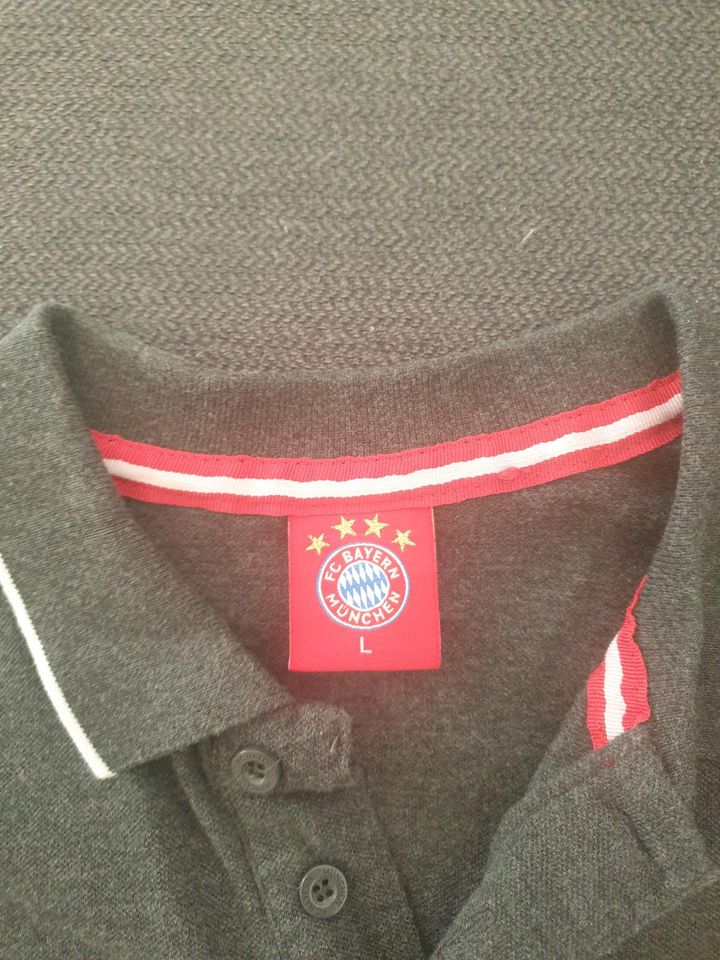 Polo Shirt von FC Bayern München in Bremerhaven
