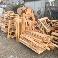 Holz zu verschenken Brennholz Feuerholz Anzündholz alte Paletten Frankfurt am Main - Fechenheim Vorschau