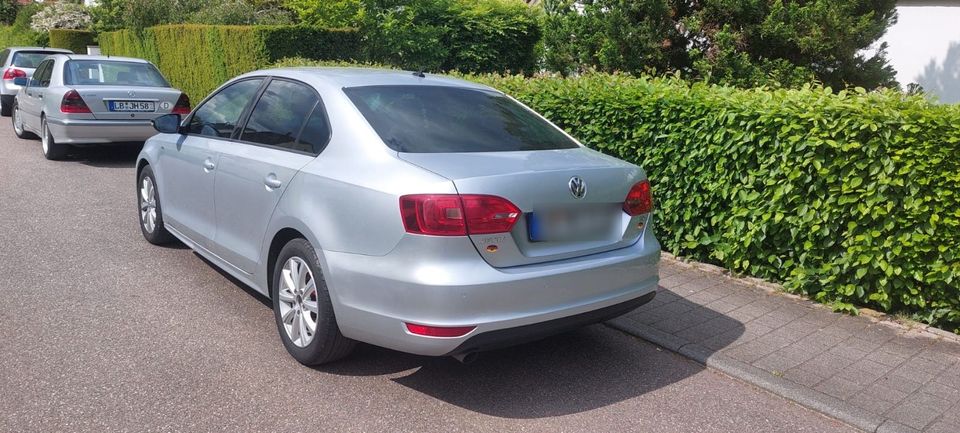 Volkswagen Jetta 1.6 TDI Comfortline Comfortline in Bietigheim-Bissingen