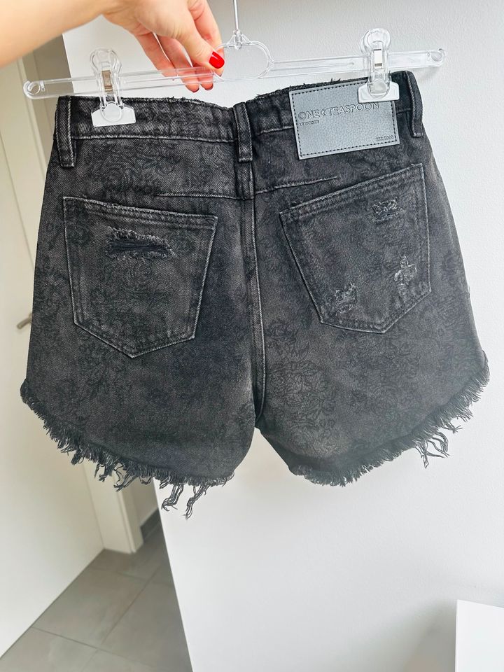 One teaspoon shorts 23 in Delbrück