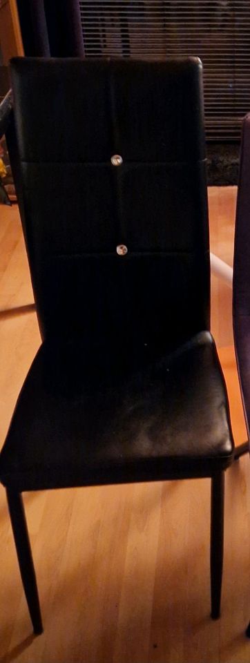 Esstisch 80x120/160/200 cm mit 4 (+2) Stühlen in Finsing