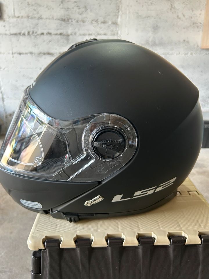 Motorrad Helm XXL.   63-64 in Troisdorf