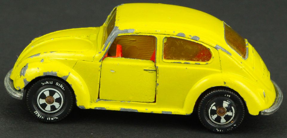 Siku VW 1300 Käfer gelb-grün Modell-Auto 1:60 Spielzeug-Auto in Elze