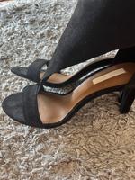 Neu! High Heels Pumps Sandalen Peep Toe Schwarz Leder Suede H&M Nordrhein-Westfalen - Netphen Vorschau