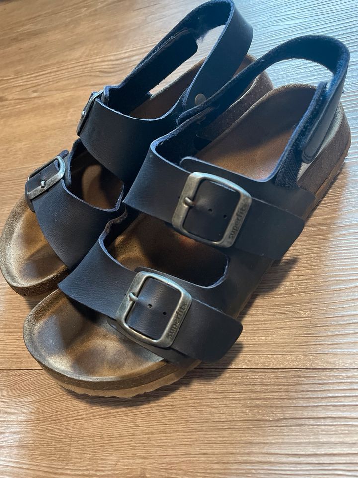 Sandalen Superfit Gr. 36 in Adelheidsdorf