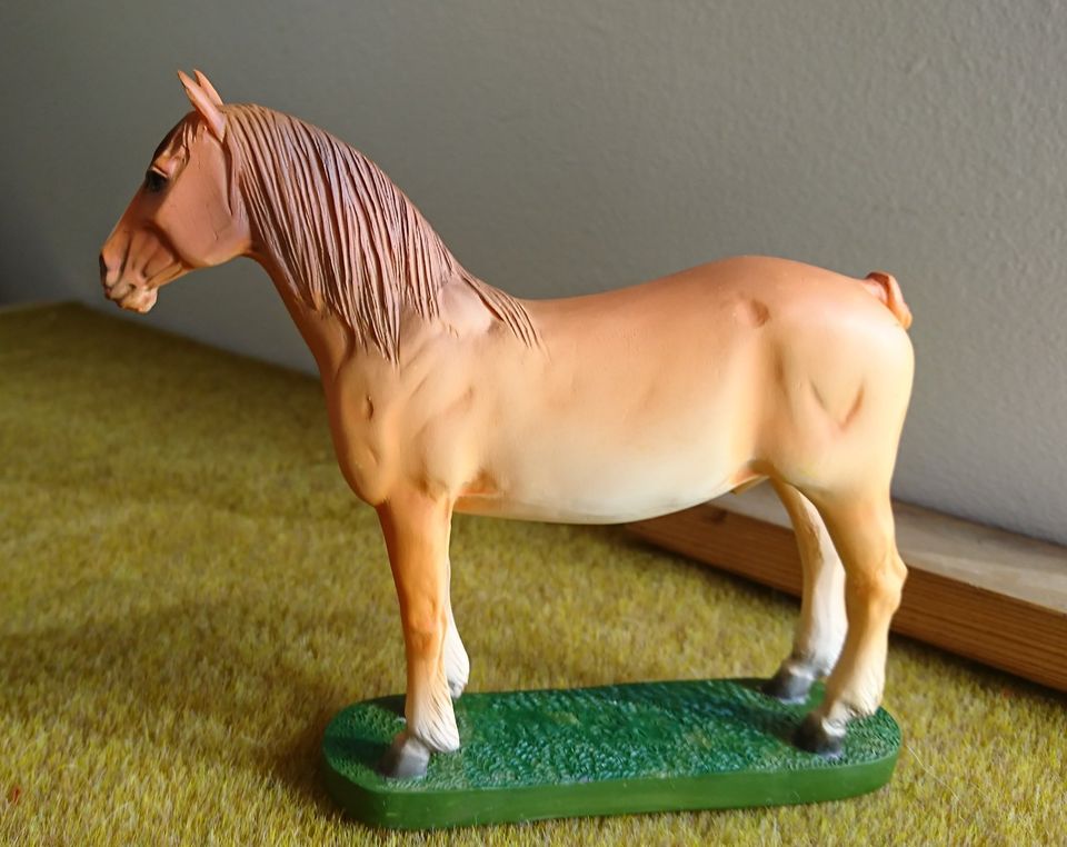 Breyer Pferd Zubehör Sättel Zaun Möbel Breyerfest Plüsch OVPs top in Fürth