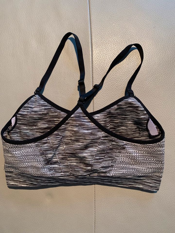 Damen Sport BH Bustier Top grau schwarz von Takko Gr.S in Hof (Saale)