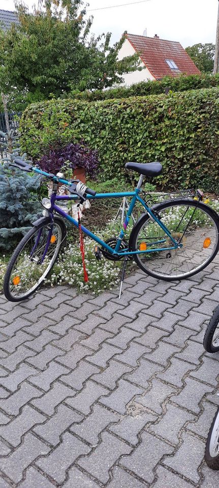 Damenfahräder Herrenräder preisgünstiger Rasenmäher zu verkaufen in Ketzin/Havel