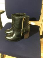Schöne schwarze Leder Stiefelette Gr. 39,5 mit Reißverschluss Hessen - Fuldabrück Vorschau