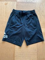 Adidas Shorts, Gr.140, neuwertig Bayern - Erlangen Vorschau