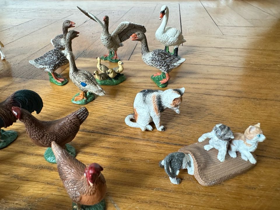 Schleich Großes Bauernhof-Set 28xKuh Kalb Schwein Huhn Katze Ente in Berlin