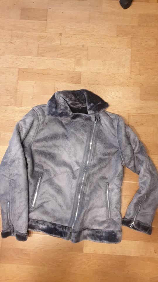 Freizeitjacke Herbstjacke Jacke Flauschig Größe XL NEU! in Hamburg