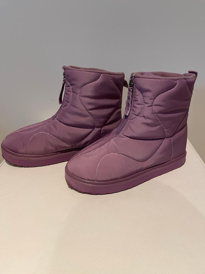 ASOS Design: lila, fliederfarbene Boots mit Steppoptik, Gr. 39 in Bremen