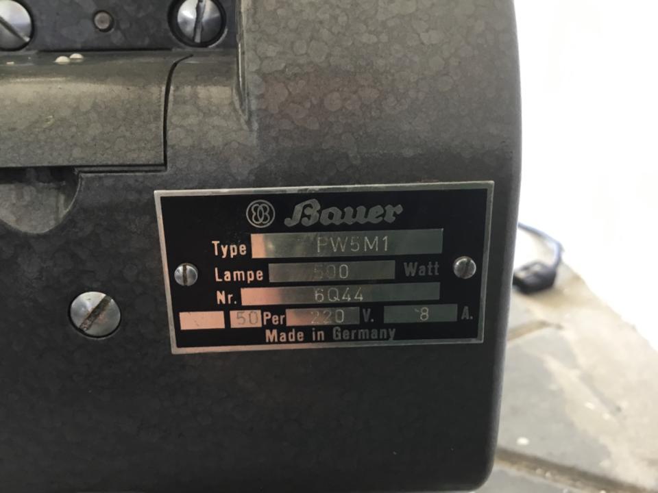 Historischer Filmprojektor mit Verstärker Bauer P5 16mm 1960 in Hamburg