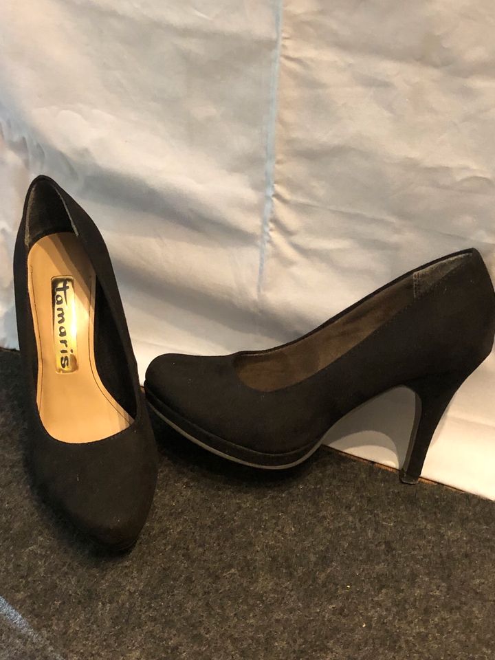 High Heels, Gr. 36, schwarz Wildleder in Erftstadt